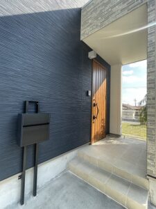 。⁺■＊□ＢＯＸスタイル×メザニン×ロフト□＊■+゜ 築浅戸建【沖縄市高原】